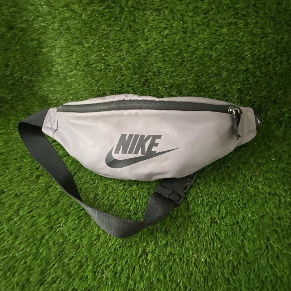 Nike Heritage Cross Body Bag / Y2K Hip Fanny Pack Gray Adjustable BA5750-010